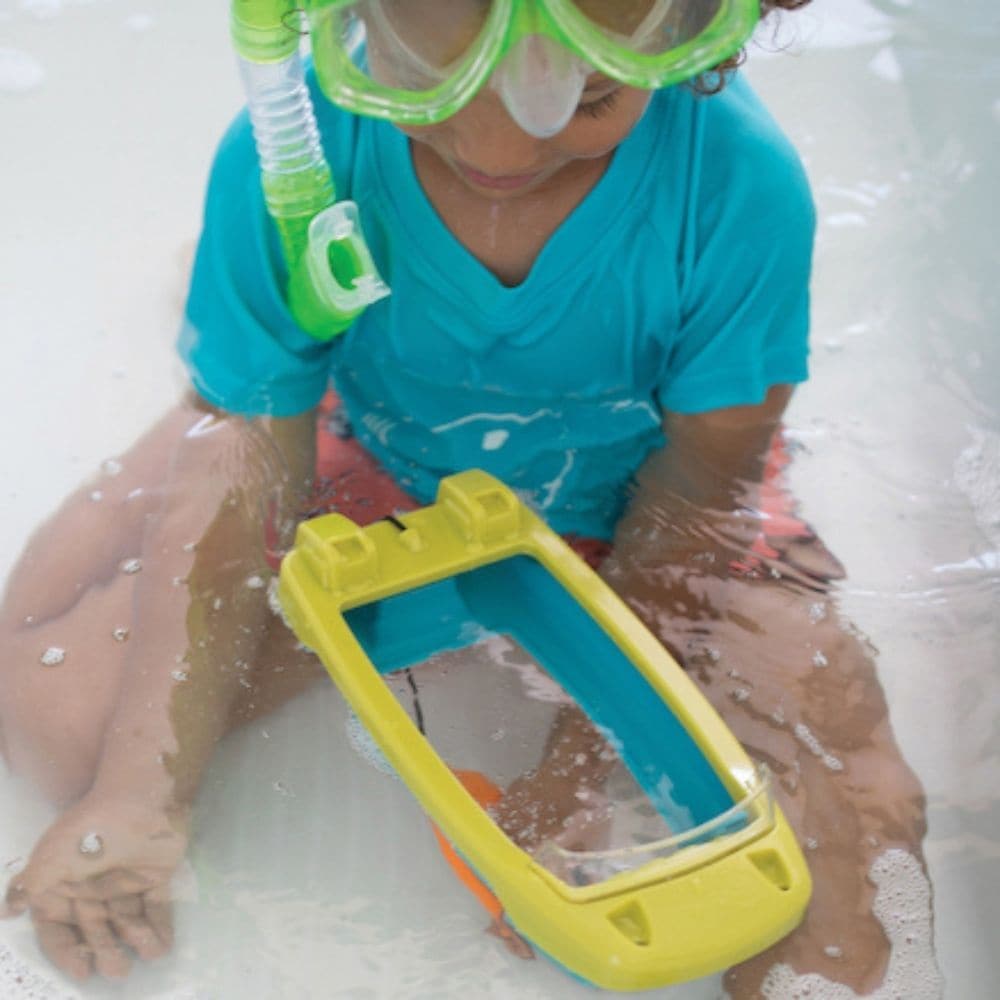 GeoSafari Jr Underwater Explorer Boat and Magnifier, GeoSafari Jr Underwater Explorer Boat and Magnifier,Water toys, Children's water toys, bath toys,water exploration toys, GeoSafari Jr Underwater Explorer Boat and Magnifier,The GeoSafari Jr Underwater Explorer Boat and Magnifier is a fun way to introduce magnification to children using water play. This GeoSafari Jr Underwater Explorer Boat and Magnifier lets children see underwater with its a powerful 3x magnifier. Also has handy ring buoy that slips over