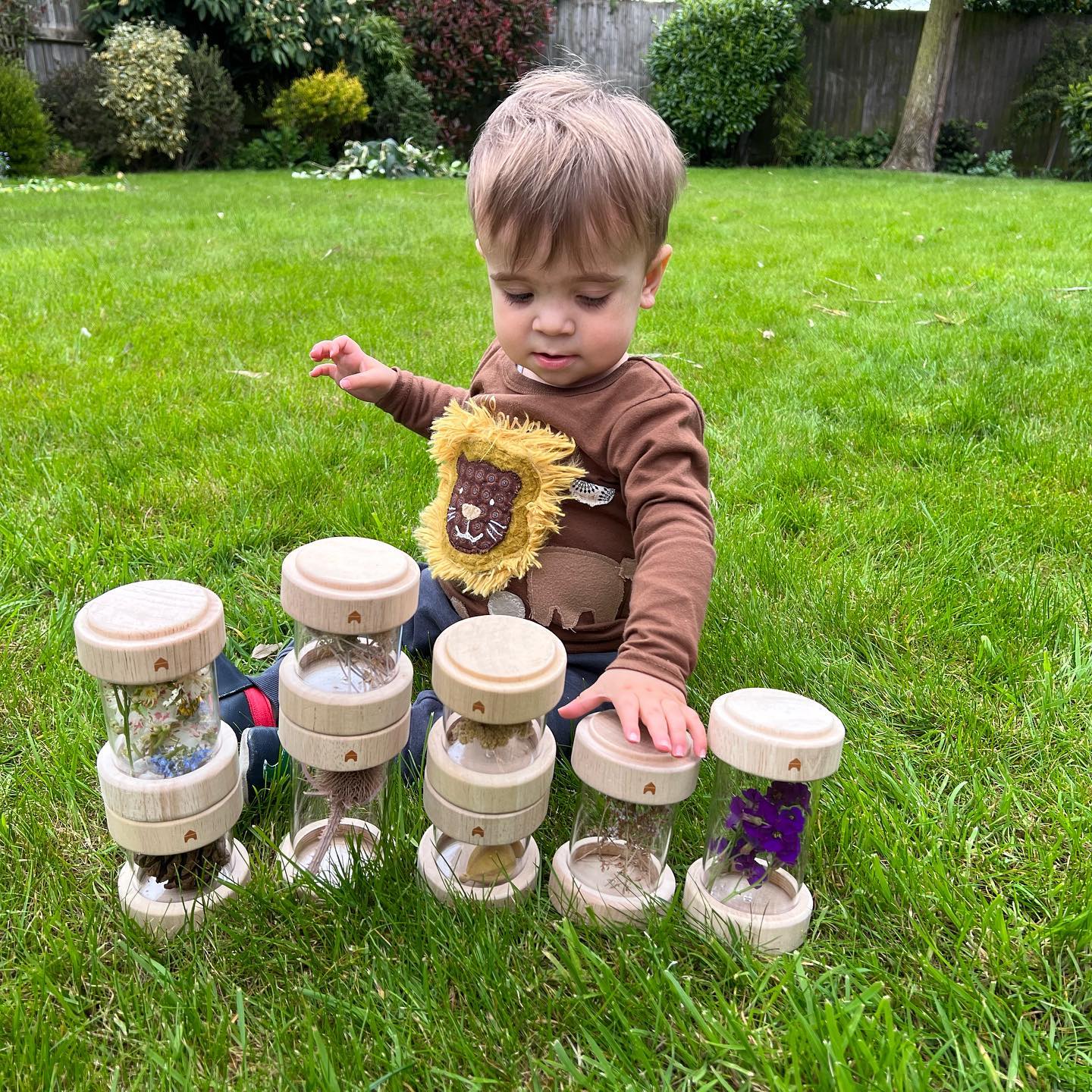 Guidecraft Treasure Tubes Clear, Guidecraft Treasure Tubes Clear, Guidecraft treasure tubes, Guidecraft toys, Guidecraft blocks, Guidecraft UK, Guidecraft Treasure Tubes Clear,What makes a fun noise when you shake it? Find trinkets, natural materials and sensory objects to collect in the beautiful, stackable Treasure Tubes. The Guidecraft Treasure Tubes Clear are round, transparent acrylic tubes with removable covers hold small objects toWhat makes a fun noise when you shake it? Find trinkets, natural mater