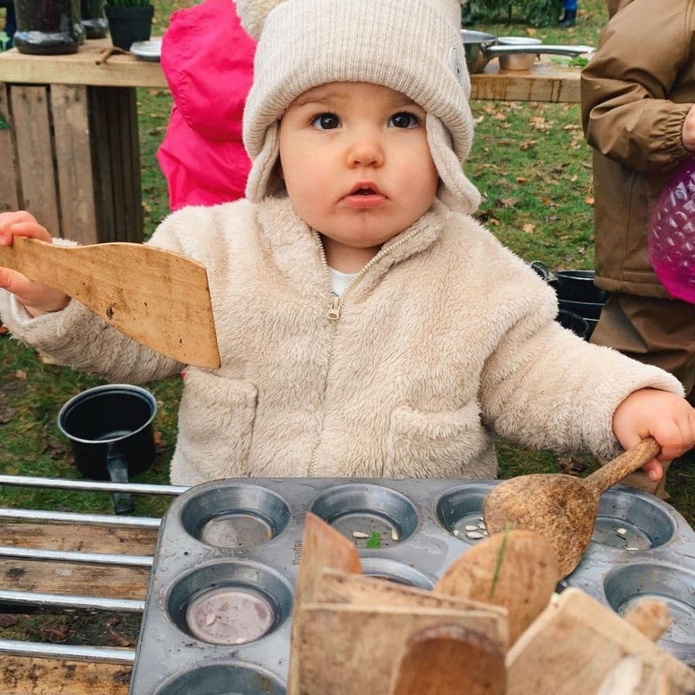 Mud Pie Baking Tin, Mud Pie Baking Tin,Mud pie play ideas,Mud kitchen accessories,sensory Messy play ideas,early years sensory play,baby sensory play ideas,, Mud Pie Baking Tin,Mud Pie Baking Tin – Inspire Creativity and Natural Play The Mud Pie Baking Tin is a versatile and durable play accessory designed to spark children’s imagination and enhance their learning experiences. Perfect for mud kitchens or sorting activities, this tin opens the door to endless creative play scenarios, helping c,Mud PieMud Pie