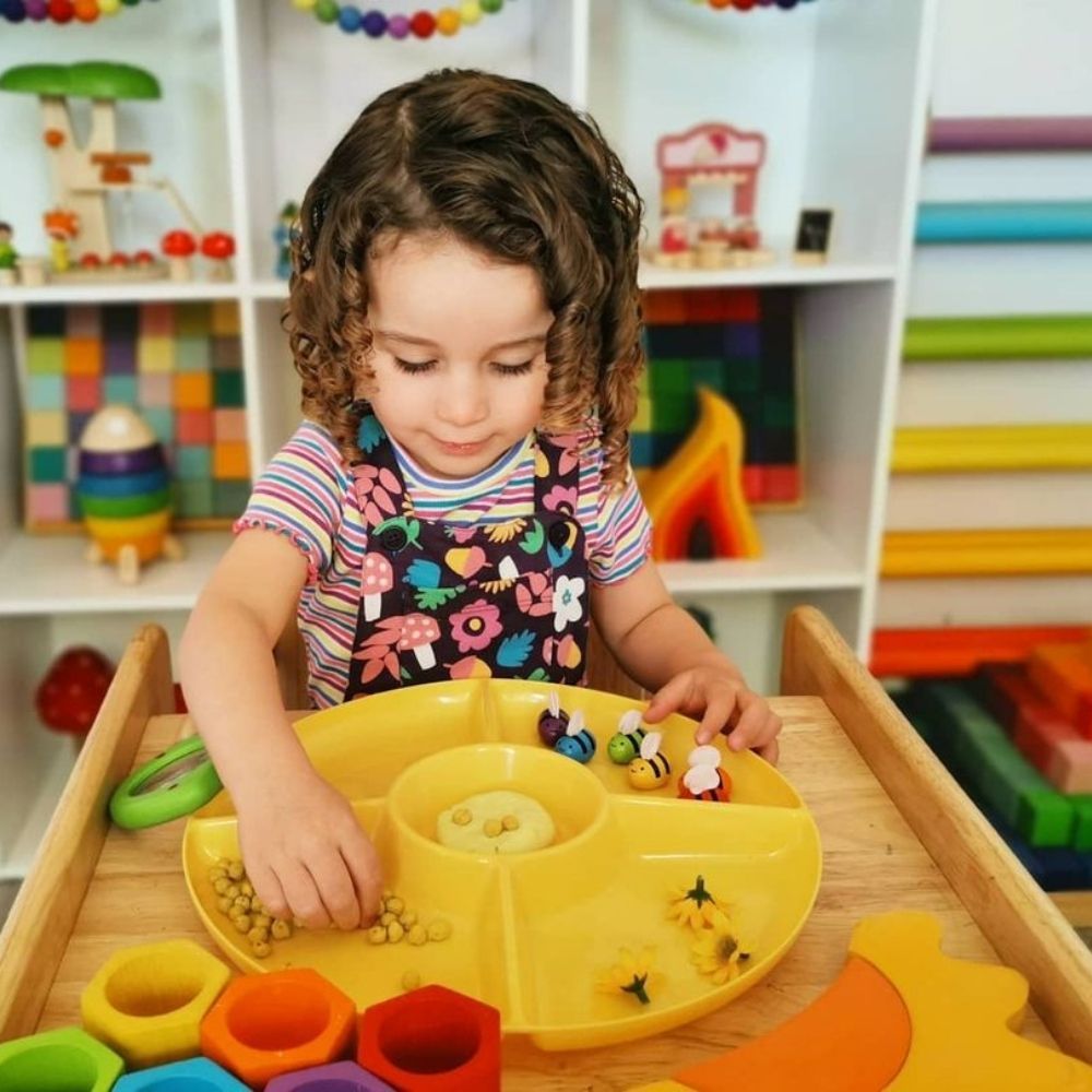 Paint and Sorting Trays, Paint and Sorting Trays,Assorted Colours Flower Sorting and Paint Trays, Paint and Sorting Trays,Set of 6 brightly coloured flower shaped trays, great for all counting, sorting and classifying activities and also ideal for use as a paint tray. Brightly coloured flower sorting trays are great for all counting, sorting and classifying activities and also ideal for use as a paint tray or for colour mixing. The flower,PaintSet of 6 brightly coloured flower shaped trays, great for all co