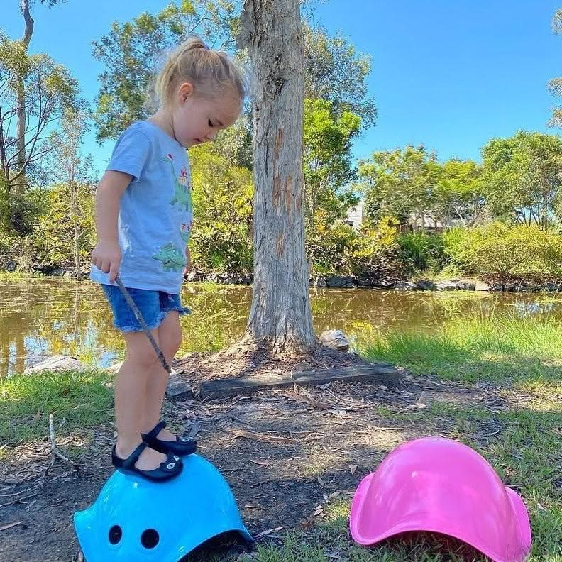 Bilibo, Bilibo,Bilibo rocking chair,Bilibo toy,Bilibo,Moluk Bilibo,Bilibo toy,Bilibo Rocking shell, Bilibo,The Bilibo is a versatile and imaginative play toy that lets children explore, spin, rock, and climb in countless ways. With its simple, open-ended design, the Bilibo encourages children to engage with their natural curiosity and create their own games, strengthening both their imagination and motor skills in the proce,BiliboThe Bilibo is a versatile and imaginative play toy that lets children explore,