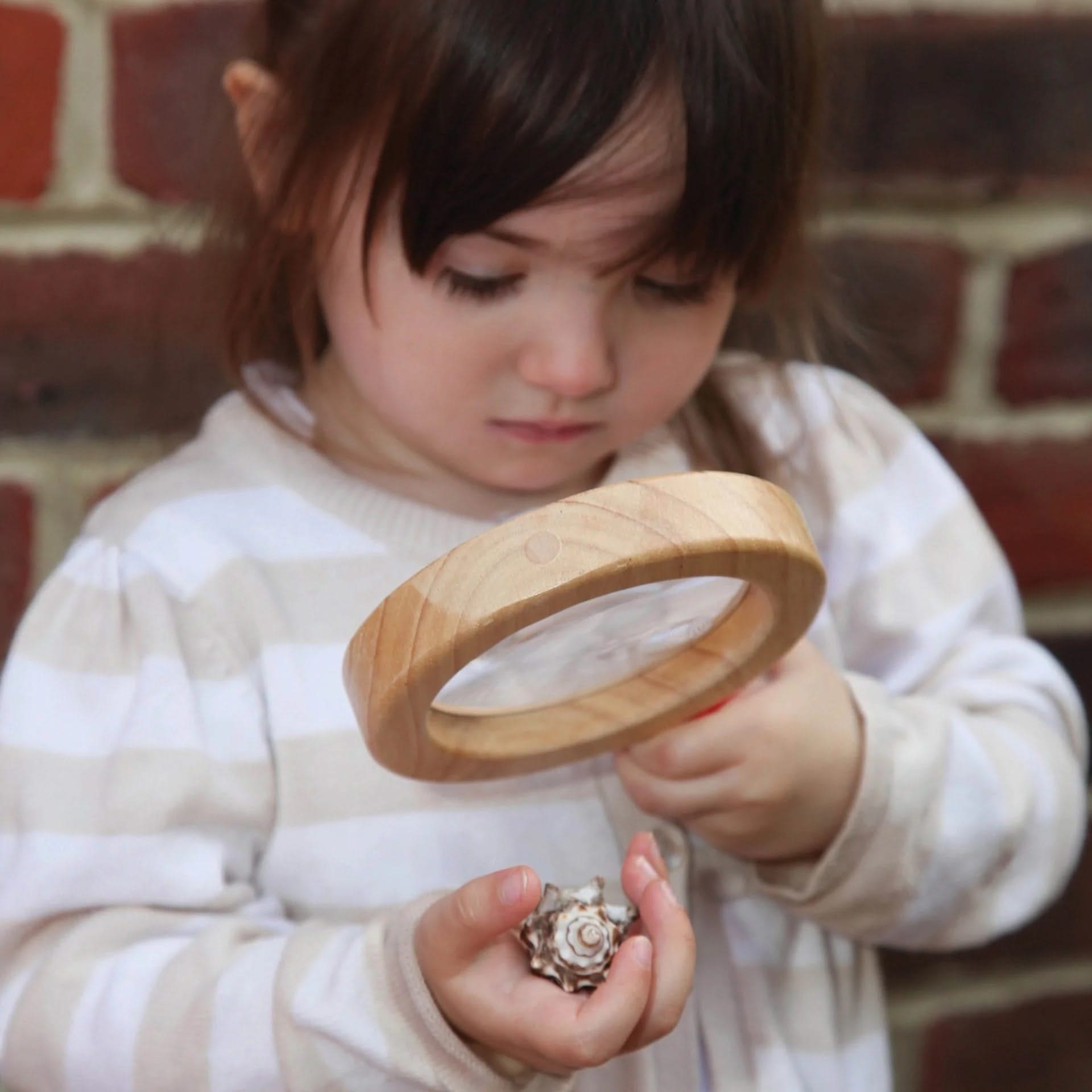 Easy Hold Wooden Hand Lens, Easy Hold Lens,Wooden Surround Hand Lens,Large reflective magnifier, Magnifying sheet, visual effects, visual input for children with special needs, colour recognition, visual effects, Easy Hold Wooden Hand Lens,Delve deep into the enchanting microcosm of the world with the Easy Hold Wooden Hand Lens! Crafted to facilitate exploration, this magnifier is the perfect companion for young explorers eager to observe and discover. Discover & Magnify: With the Easy Hold Wooden Hand Lens