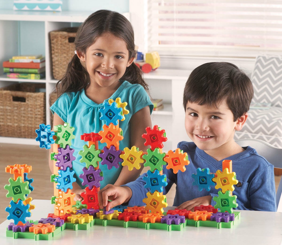 Gears Gears Gears Deluxe Building Set of 100, Gears Gears Gears Deluxe Building Set of 100, Learning resources gear builders,STEM resources,Stem toys,EYFS stem toys,Primary school stem resources, Gears Gears Gears Deluxe Building Set of 100,Fun meets value with this Gears! Gears! Gears Deluxe Building Set of 100. Fine motor skills grow as children build, learn and experiment with this set. Using the gears, cranks, pulleys, interconnecting base plates and connectors, children can develop their problem solvin