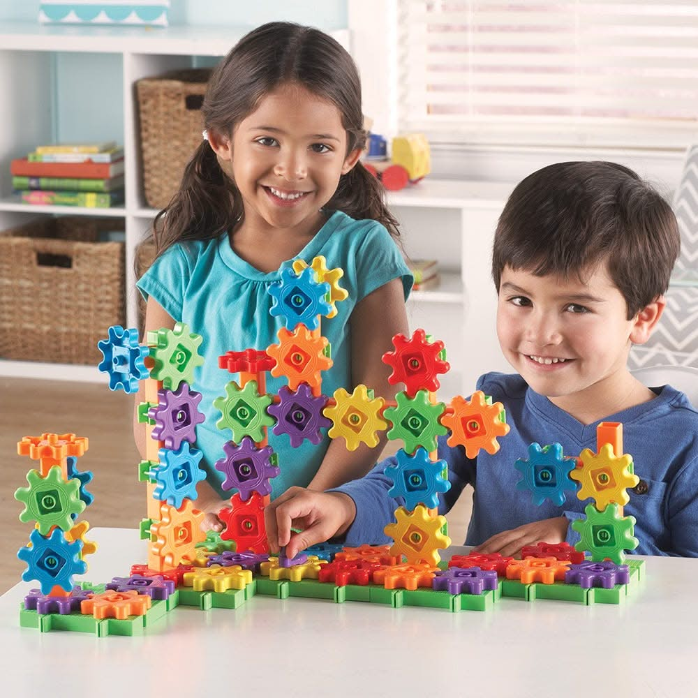 Gears Gears Gears Deluxe Building Set of 100, Gears Gears Gears Deluxe Building Set of 100, Learning resources gear builders,STEM resources,Stem toys,EYFS stem toys,Primary school stem resources, Gears Gears Gears Deluxe Building Set of 100,Fun meets value with this Gears! Gears! Gears Deluxe Building Set of 100. Fine motor skills grow as children build, learn and experiment with this set. Using the gears, cranks, pulleys, interconnecting base plates and connectors, children can develop their problem solvin