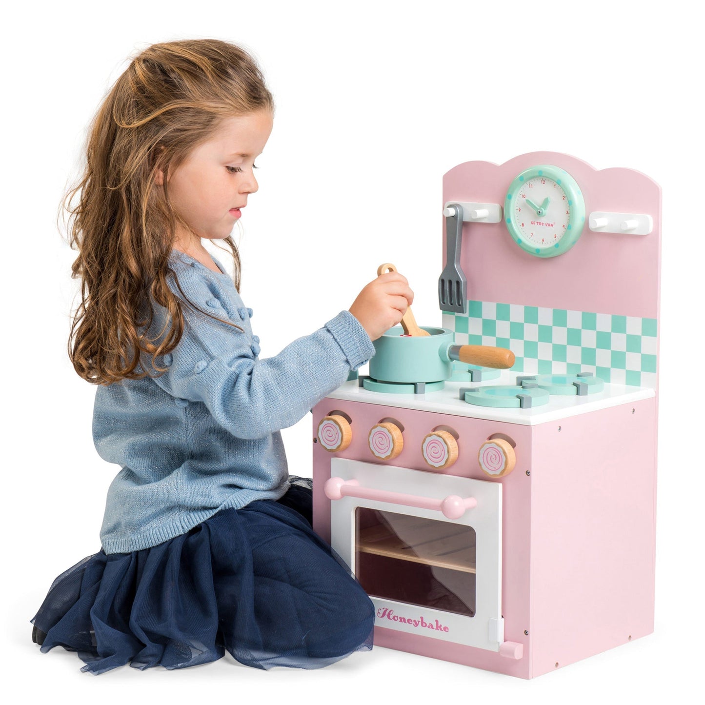 Le Toy Van Oven & Hob Pink, Le Toy Van Oven & Hob Pink,pretend play kitchen,imagintive play kitchen,childrens kitchen,sensory toys for schools,educational supplier,Children's kitchen set, Le Toy Van Oven & Hob Pink,Le Toy Van Oven & Hob Pink The Le Toy Van Oven & Hob Pink is a beautifully designed wooden play kitchen set, perfect for sparking imaginative play and encouraging essential developmental skills. Its charming pink design and realistic features make it an engaging andLe Toy Van Oven & Hob Pink The 