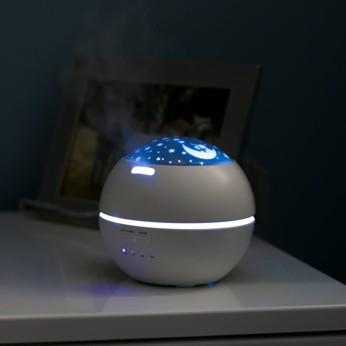 Lifemax Star Projection Humidifier, Lifemax Star Projection Humidifier, Air Purifier, Ioniser, madebyzen,Aroma Diffusers,sensory,Aroma Diffusers for children,Aroma Diffusers and humidifier, Lifemax Star Projection Humidifier,Lifemax Star Projection Humidifier – Relax, Unwind, and Breathe Easier Transform your space into a serene sanctuary with the Lifemax Star Projection Humidifier. Combining aromatherapy, humidification, and a stunning starry projection, this compact device is perfect for creating a calmin